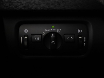 Volvo V40 II Hatchback Facelifting 2.0 D2 120KM 2018 Volvo V40 2.0D Niski przebieg Navi Czujniki, zdjęcie 29