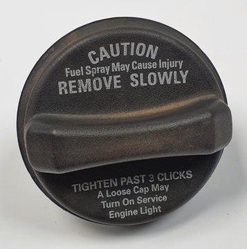 KOREK WLEWU PALIWA SAAB 900 II