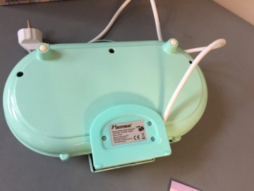 Вафельница Bestron ADWM1000M 1000 Вт RETRO DESIGN