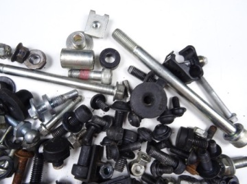 KTM DUKE 125 БОЛТ С РЕЗЬБОЙ 17 - 23