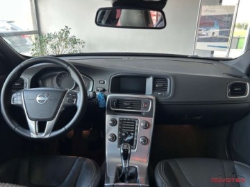 Volvo V60 I Kombi Facelifting 2.0 T3 DRIVE-E 152KM 2018 Volvo V60 T3 Momentum skoraTFTalu17bezwypadek f-ra-VAT23serwis w ASO Volvo, zdjęcie 9