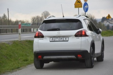 Peugeot 2008 I SUV Facelifting 1.6 BlueHDi 99KM 2016 Peugeot 2008 1.6HDI panorama nawi Car Play doinwes, zdjęcie 7
