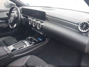 Mercedes CLA C118/X118 2024 Mercedes-Benz CLA MERCEDES-BENZ CLA 250 COUPE 4MATIC 2.0 Benzyna 221KM, zdjęcie 6