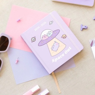 Pusheen Space Out Eraser Journal Школьный календарь на 2024/2025 год для детей