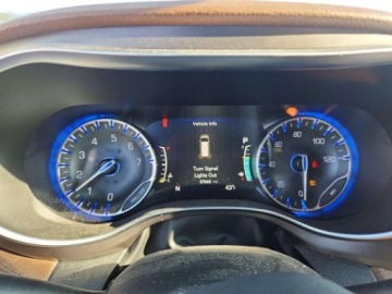 Chrysler Pacifica II 3.6 V6 291KM 2017 Chrysler Pacifica 2017r., Limited, 3.6L, od ubezpieczalni 3.6 Benzyna 291KM, zdjęcie 10