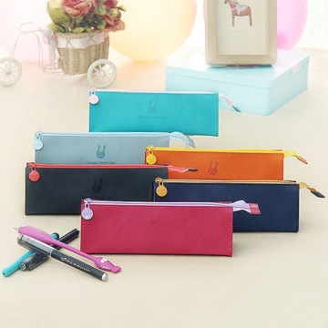 МАЛЕНЬКИЙ ТРЕУГОЛЬНЫЙ ЧЕХОЛ-КАРАНДАШ ТУАЛЕТНАЯ СУМКА