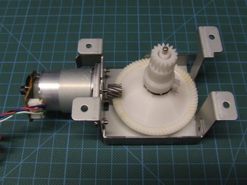 Silnik DC 24V z przekładnią kątową 1:7