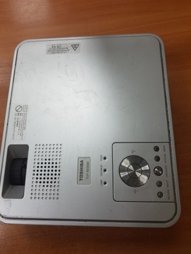 Projektor Toshiba TLP-XD2000 czytaj opis