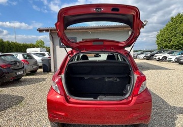 Toyota Yaris III Hatchback 5d 1.33 Dual VVT-i 99KM 2013 Toyota Yaris samochod krajowy 1.3 Benzyna 99KM, zdjęcie 4