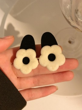 Peruka Białe Różyczki (Pojedyncze Opakowanie) L120