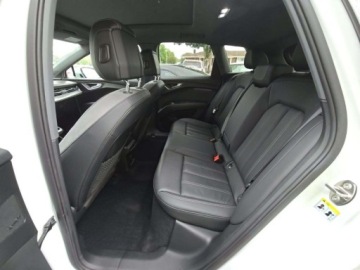 Audi Q4 2023 Audi Q4 e-tron Prestige 50 2023 Elektryczny 295KM, zdjęcie 14