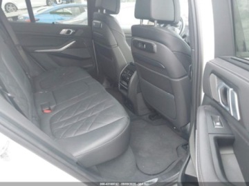 BMW X5 G05 2025 BMW X5 M60i 2025 4.4l 4.4 Benzyna 523KM, zdjęcie 12