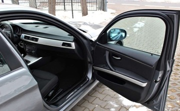 BMW Seria 3 E90-91-92-93 Limuzyna E90 320i 170KM 2009 BMW Seria 3 2.0 i Klimatyzacja automatyczna Podgrzewane fotele 1 rok gw, zdjęcie 16