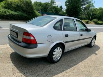 NÁRAZNÍK PŘEDNÍ OPEL VECTRA B SEDAN 5D 95-99