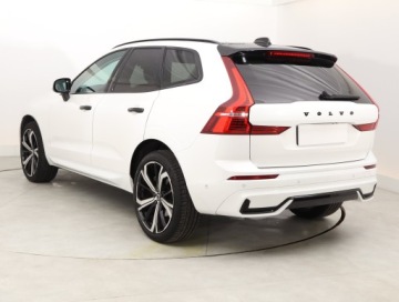 Volvo XC60 II 2023 Volvo XC60 B4, Serwis ASO, Automat, Skóra, Navi, zdjęcie 3