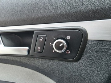 Volkswagen Touran II 2.0 TDI 140KM 2014 Volkswagen Touran CROSS 2.0TDI DSG niski przebieg, zdjęcie 12