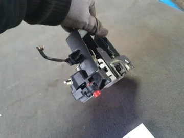 13210761 ZÁMEK ZADNÍCH PRAVÝCH DVEŘE 1.9 CDTI 110 2006 OPEL SIGNUM