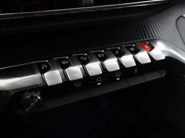 Peugeot 3008 II Crossover 1.2 PureTech 130KM 2019 Peugeot 3008 Active Business navi kamera virtual, zdjęcie 27