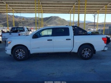 Nissan Titan 2023 Nissan Titan Sv 2023 5.6l 5.6 Benzyna 400KM, zdjęcie 2