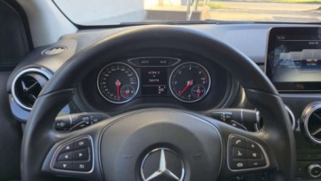 Mercedes Klasa B W246 Sports Tourer Facelifting 1.5 180 d 109KM 2018 Mercedes-Benz Klasa B 1.5 diesel 109 KM NAVI klimatronic zarejestrowany 49, zdjęcie 18
