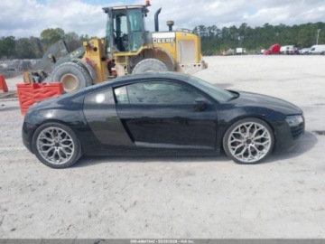 Audi R8 I Coupe 4.2 V8 FSI 430KM 2015 Audi R8 Coupe 4.2 2015 4.2 Benzyna 430KM, zdjęcie 8