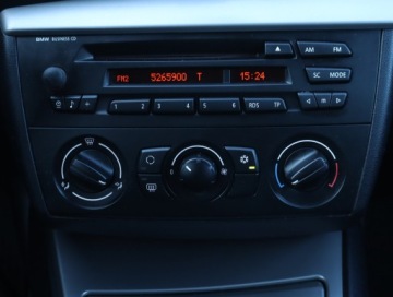 BMW Seria 1 E81/E87 Hatchback 5d E87 1.6 116i 115KM 2006 BMW 1 116i, Klima, Tempomat, Parktronic,ALU, zdjęcie 11