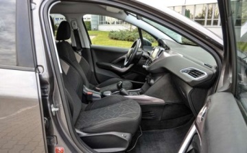 Peugeot 2008 I SUV 1.2 PureTech 110KM 2015 Peugeot 2008 2015 r. 1.2 Benzyna 110KM, zdjęcie 10