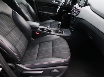 Mercedes Klasa B W246 Sports Tourer 180 BlueEFFICIENCY 122KM 2013 Mercedes B B 180, Skóra, Navi, Xenon, Bi-Xenon, zdjęcie 8