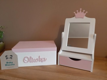 Туалетный столик с зеркалом для ребенка