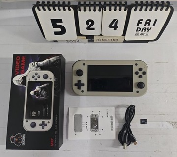 KONSOLA PRZENOŚNA DO GIER M17 RETRO DUŻO GIER 4.3