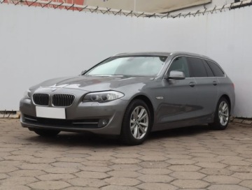 BMW Seria 5 F10-F11 Touring 520d 184KM 2012 BMW 5 520d, 181 KM, Automat, Skóra, Navi, Xenon, zdjęcie 1
