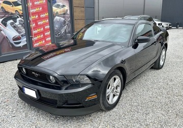 Ford Mustang VI 2014 Ford Mustang 3.7 V6 305 KM 2014r Warszawa 3.7 Benzyna 305KM, zdjęcie 2