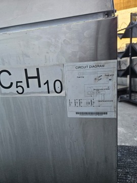 Холодильный стол для салата 2-дверный с откидной крышкой Hendi