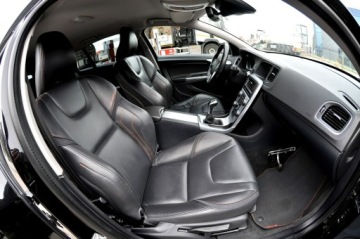 Volvo V60 I Kombi Facelifting 2.0 D2 DRIVE-E 120KM 2015 Volvo V60 LiFT Ocean Race Ledy Digital Skóra Navi, zdjęcie 20