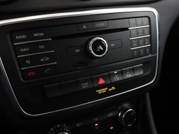 Mercedes GLA I Off-roader 1.6 200 156KM 2016 Mercedes GLA 200 automat full LED navi klima auto, zdjęcie 25