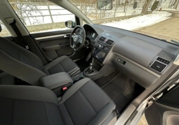 Volkswagen Touran II 1.6 TDI 105KM 2010 Volkswagen Touran 1.6 TDI, Nawigacja Kamera cofania Android Radio 1.6, zdjęcie 7