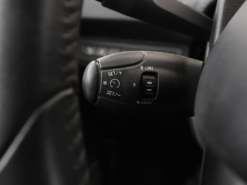 Peugeot 2008 I SUV Facelifting 1.6 BlueHDi 99KM 2017 Peugeot 2008 Czujniki, Navi, Tempomat, Bluetooth,, zdjęcie 29