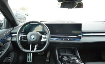 BMW Seria 5 G90-91 Sedan Plug-In 3.0 50e 489KM 2024 BMW Seria 5 550e 489KM xDrive M Sport Adaptive LED BowersWilkins Ambiente, zdjęcie 10