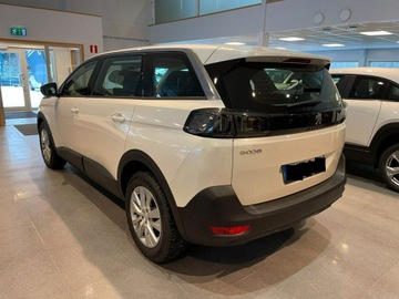 Peugeot 5008 II Crossover Facelifting 1.2 PureTech 130KM 2022 Peugeot 5008 1.2 130 KM Automat 7-miejscowy, zdjęcie 3