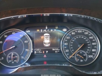 Bentley Bentayga 2017 Bentley Bentayga W12 First Edition 2017 6.0 Benzyna 600KM, zdjęcie 10