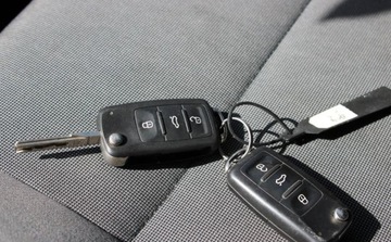 Volkswagen Caddy III Kombi Facelifting 1.6 TDI 102KM 2014 Volkswagen Caddy 1.6D 102KM przeb.163tys klima hak ksiazka 1.6 Diesel, zdjęcie 30