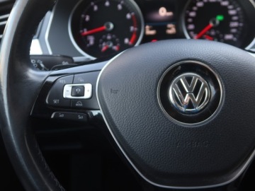 Volkswagen Passat B8 Limousine 1.8 TSI BlueMotion Technology 180KM 2017 VW Passat 1.8 TSI, Salon Polska, 1. Właściciel, zdjęcie 16