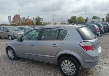 Opel Astra H Hatchback 5d 1.7 CDTI ECOTEC 100KM 2004 Opel Astra Opel Astra 1.7 CDTI Cosmo 1.7 Diesel 100KM, zdjęcie 2