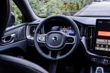 Volvo XC60 II Crossover Plug-in Facelifting 2025 2.0 T8 Plug-in hybrid 455KM 2026 Volvo XC 60 Ultra Black Edition T8 AWD plug-in, zdjęcie 19