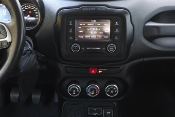 Jeep Renegade SUV 1.6 E-TorQ 110KM 2016 Jeep Renegade 1.6 E-torQ, Salon Polska, zdjęcie 12