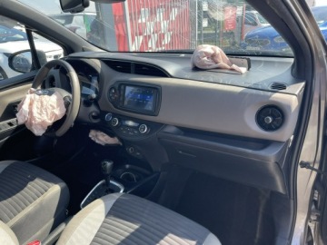 Toyota Yaris III Hatchback 5d Facelifting 2017 1.5 Hybrid 100KM 2020 Toyota Yaris Automat Hybryda Klimatronik Kamera, zdjęcie 8
