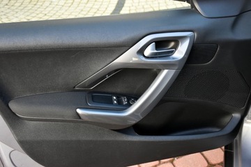 Peugeot 2008 I SUV Facelifting 1.2 PureTech 82KM 2018 Peugeot 2008 I LIFT Active 1.2MPI 82KM TYLKO 65100km Wyposażony Crossover!, zdjęcie 12