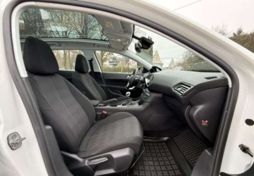 Peugeot 2014 Peugeot 308 Peugeot 308 PureTech 130 GPF Stop amp Start Allure Pack 1.2, zdjęcie 23