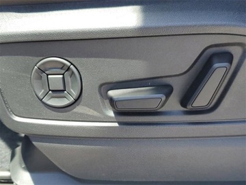 Audi Q5 II SUV Facelifting 2.0 40 TFSI MHEV 204KM 2025 AUDI Q5 TFSI quattro S line Suv 2.0 (204KM) 2025, zdjęcie 4