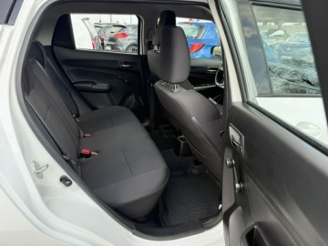 Suzuki Swift VI Hatchback 1.2 DualJet 90KM 2017 Suzuki Swift 1,2 benzyna 90KM, zdjęcie 6